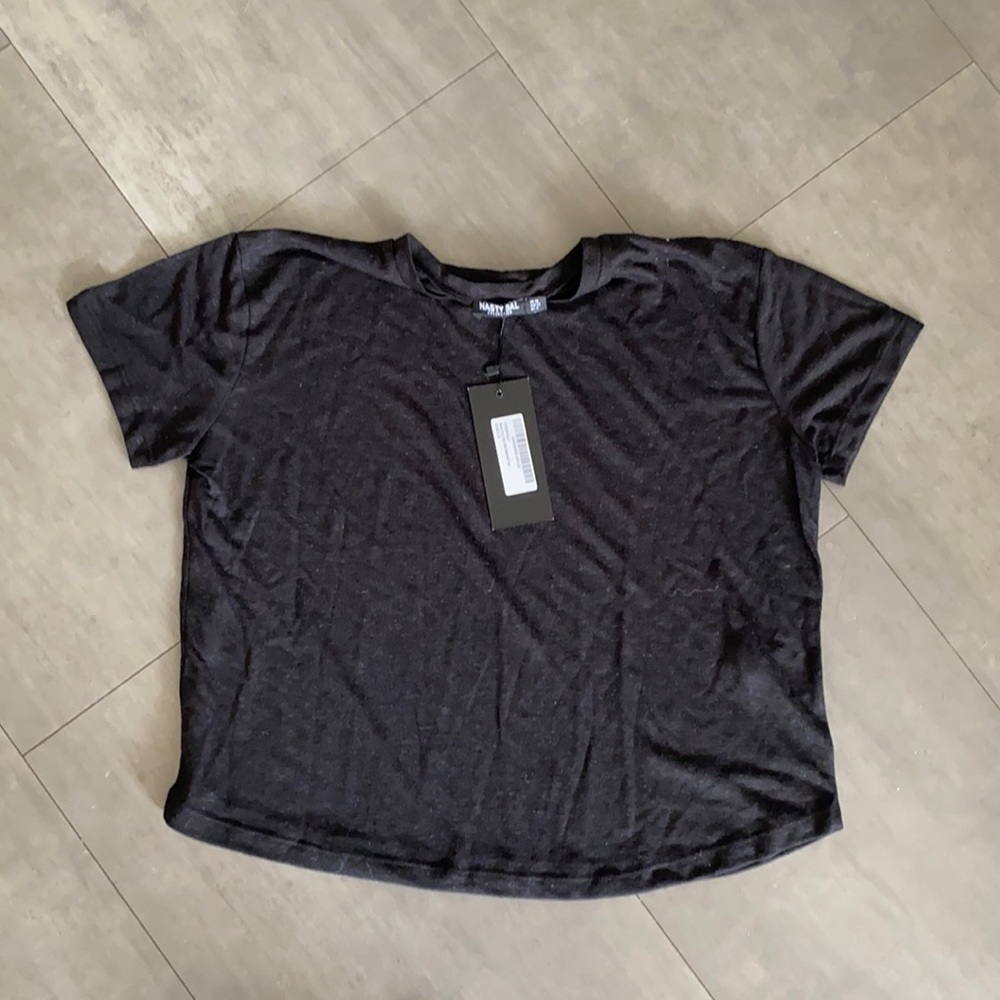 Black Tee